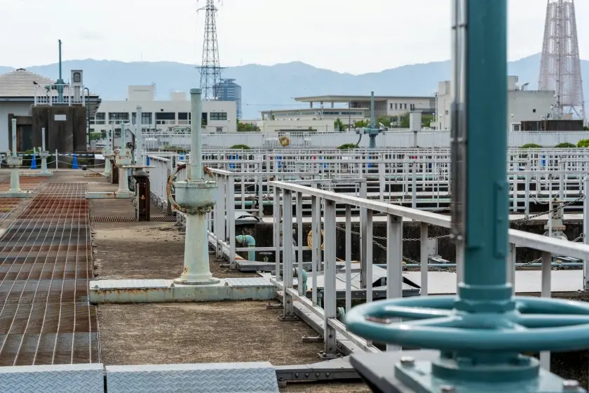 下水処理場の臭気対策。6つの発生ポイントと工程別対策事例