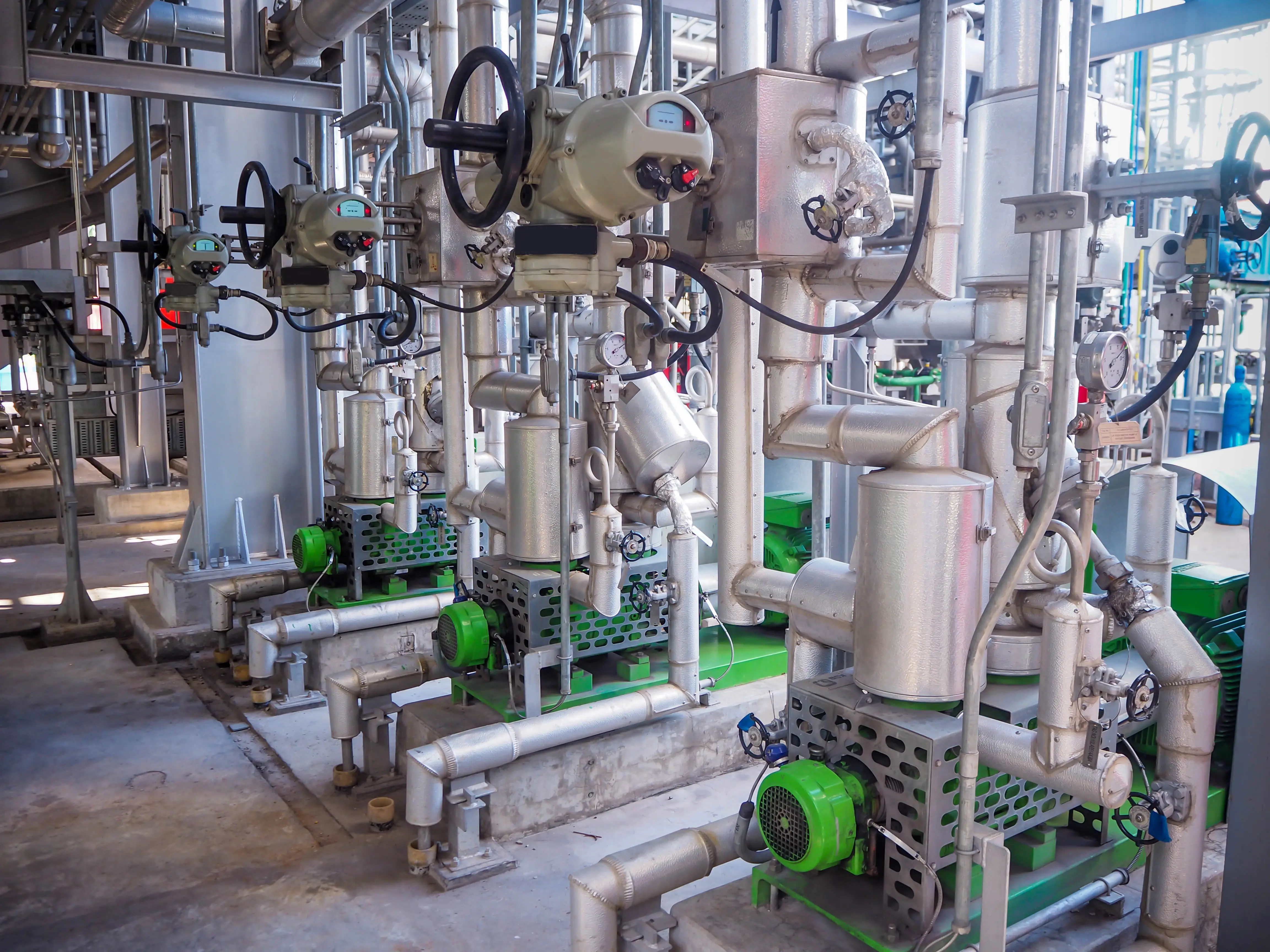 排水処理に使われる薬品とは？種類・使い分け・注意点を現場目線で解説